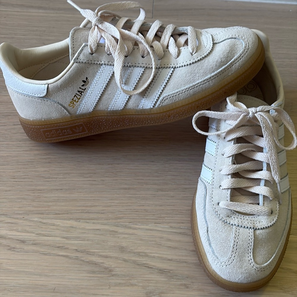 Adidas spezial cream suede sneakers. Men’s size 5 1/2 / women’s size 7 1/2